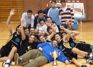 O cadro do Estudiantes celebrando un triunfo