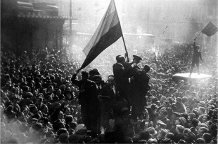 Imaxe da proclamación da República en Madrid o 14 de abril de 1931