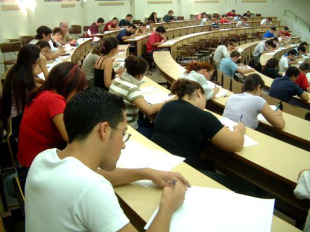 Os aspirantes poderán escoller a lingua na que examinarse