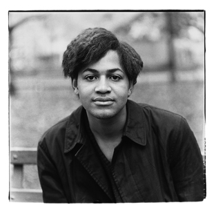 "A Young Negro Boy, Washington Square Park, N.Y.C." (1965), de Diane Arbus