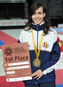 Estefanía coa medalla de campioa europea